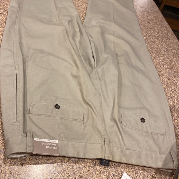 NWT Banana Republic Pleated Smithfield Relaxed Leg Chinos 36 / 32 - Picture 9 of 16